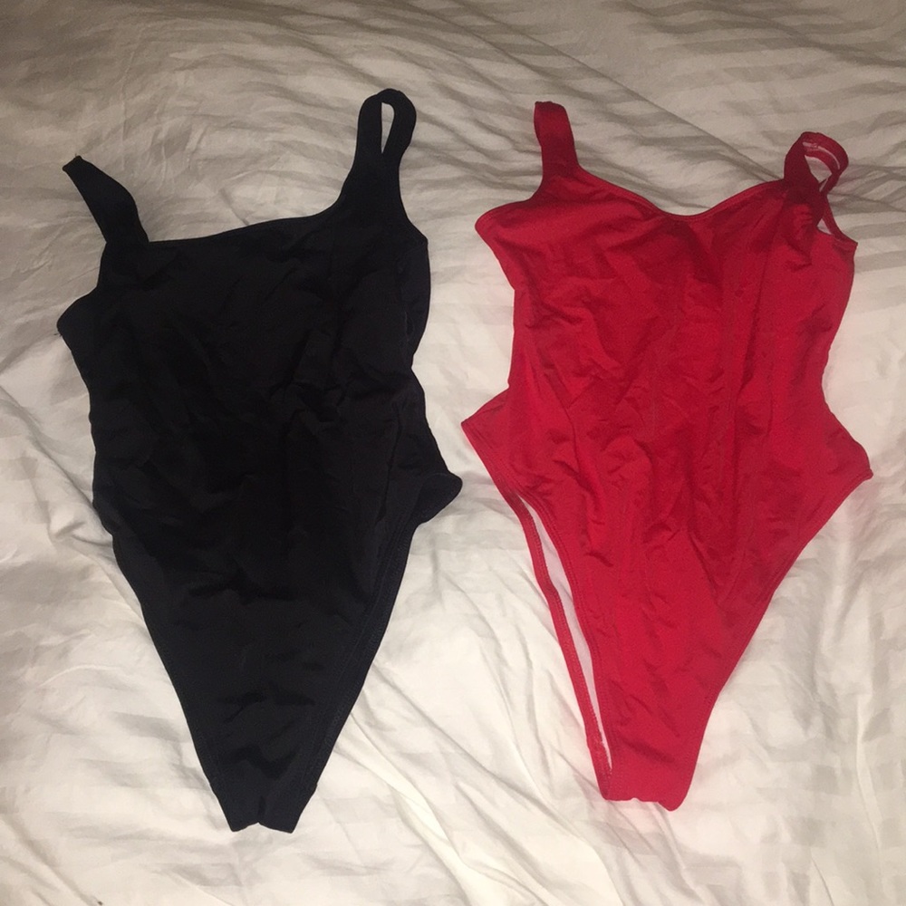 One piece swim suite